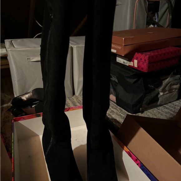 Beverly Johnson knee hi suede Black Women's Boots - Picture 7 of 9